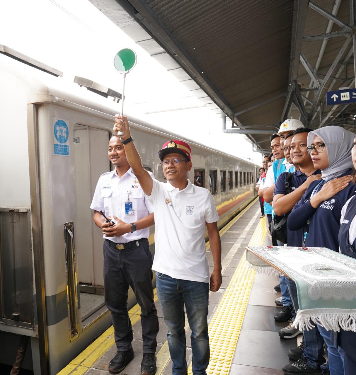 PLN Berangkatkan 1.000 Pemudik Kereta Api 1
