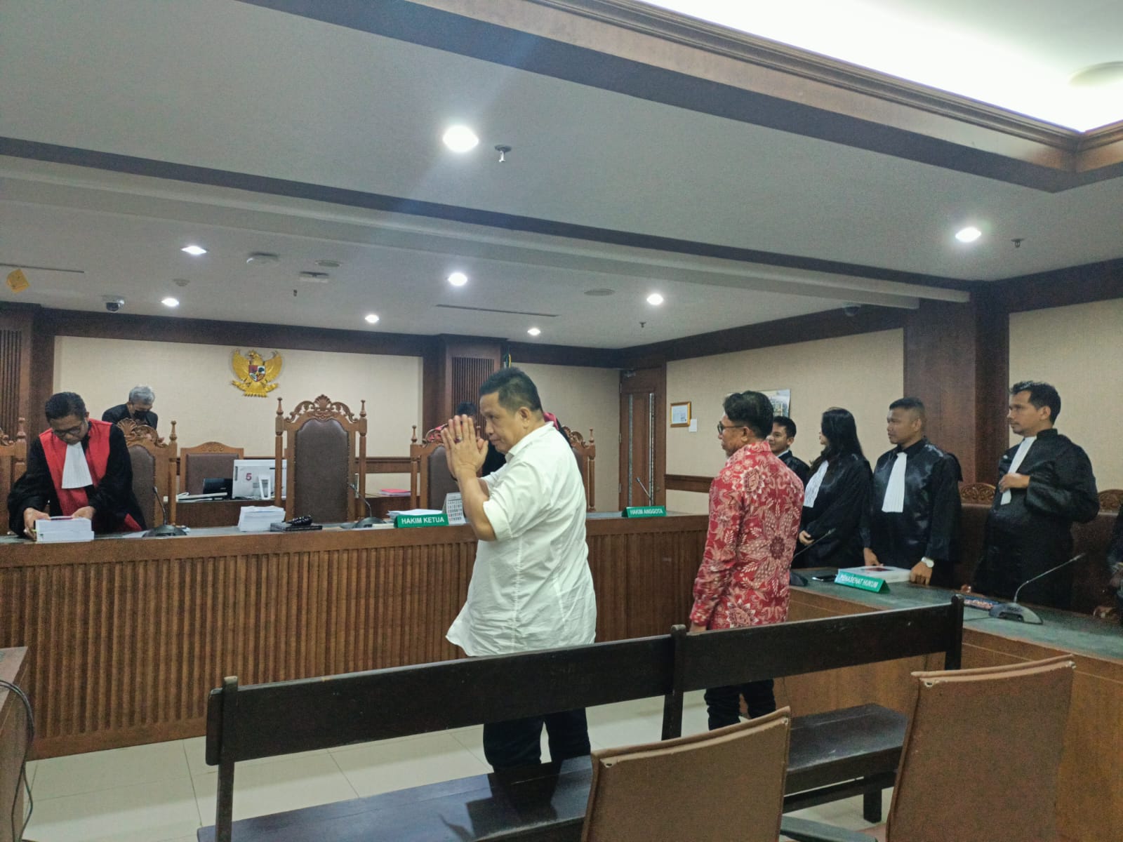 Eks Bupati Muna La Ode Rusman Emba Divonis Ringan 1