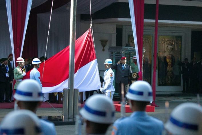 Prabowo Pimpin Upacara Parade Senja di Kemhan 2