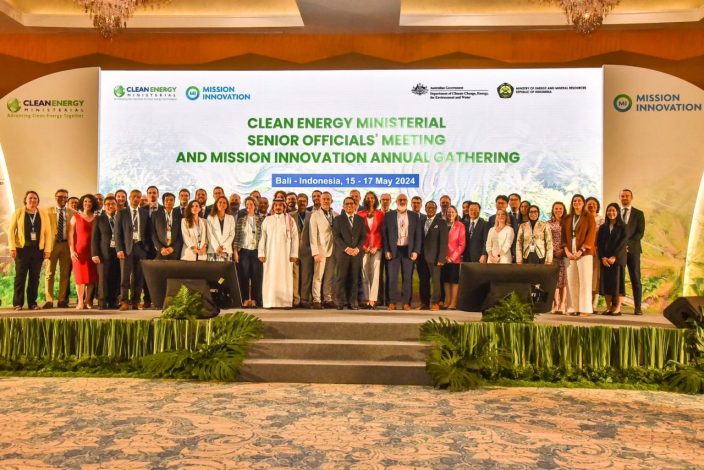 Kolaborasi Antar Negara Percepat Transisi Energi 12