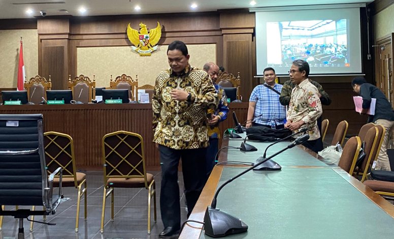 Achsanul Qosasi Dituntut 5 Tahun Penjara 10