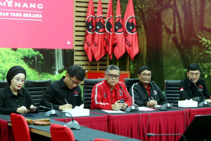 Soal Presiden Jokowi Tak Diundang Rakernas, PDIP Singgung Demokrasi Hukum 8