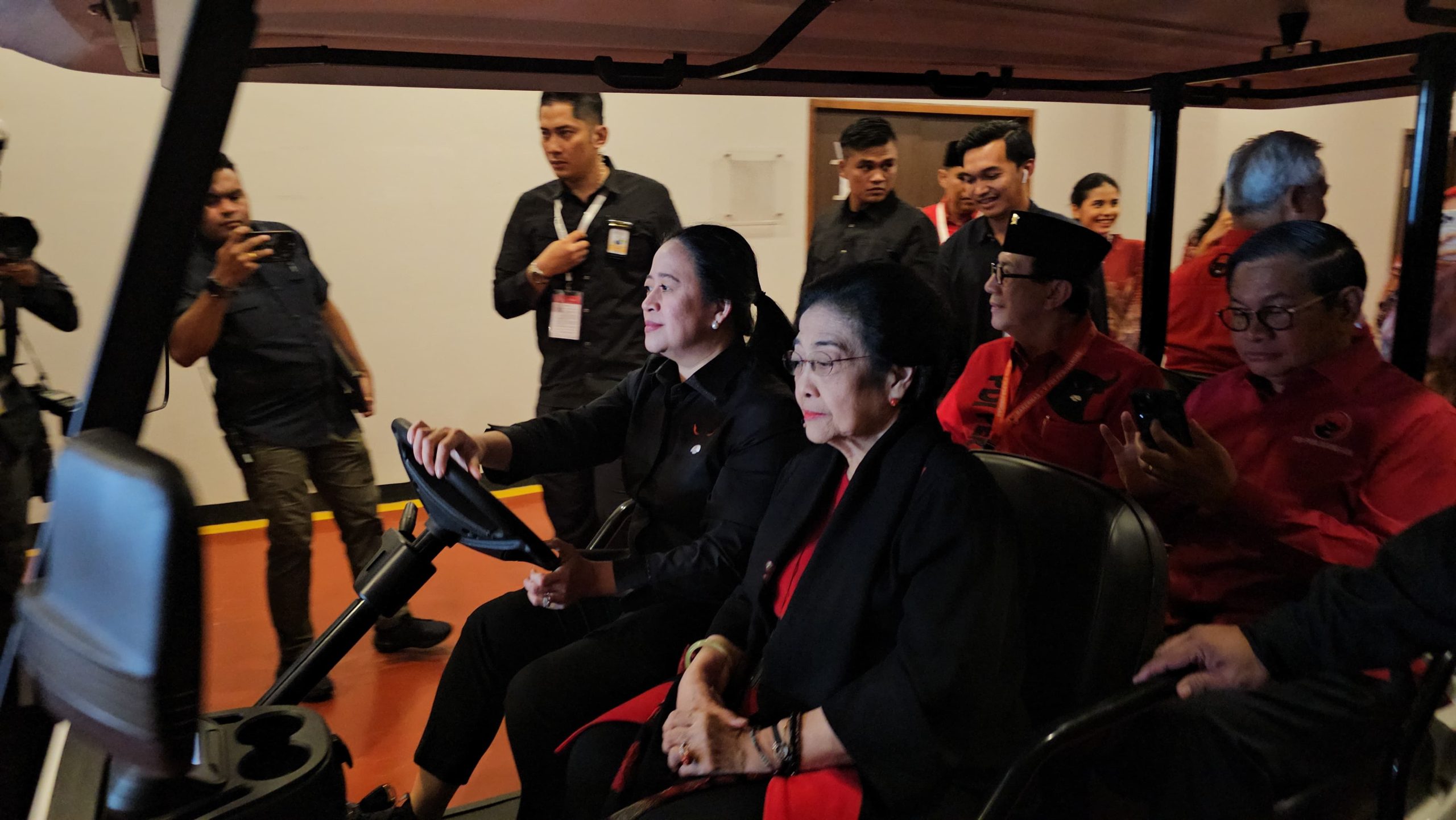 Kerap Kunker ke Luar Negeri, Megawati Sindir Puan Maharani 1