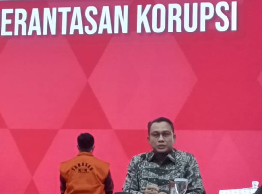 Mertua Menpora Dito Ariotedjo Diperiksa KPK 13