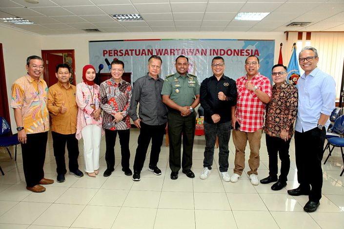 Kapendam Jaya Kunjungi 'Markas' PWI Jaya 1 Kapendam Jaya Kunjungi 'Markas' PWI Jaya 2