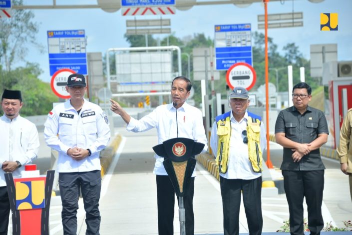 Presiden Jokowi Resmikan Tol Bangkinang-XIII Koto Kampar 11