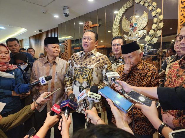 Ubah Status MPR RI, Amien Rais Minta Maaf 13