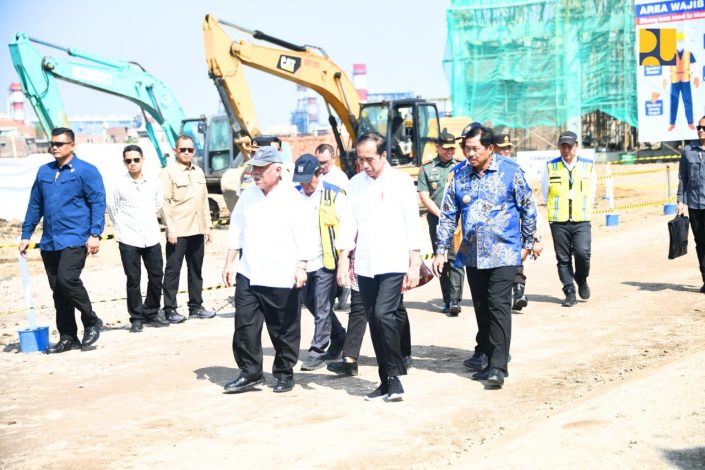 Progres Capai 85%, Presiden Jokowi Tinjau Pengendalian Banjir dan Rob serta Penataan Kawasan Kampung Nelayan di Semarang 10