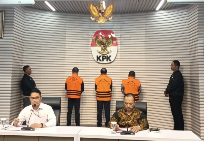 KPK Tahan Tiga Tersangka Dugaan Korupsi Pengadaan Truk Basarnas 8