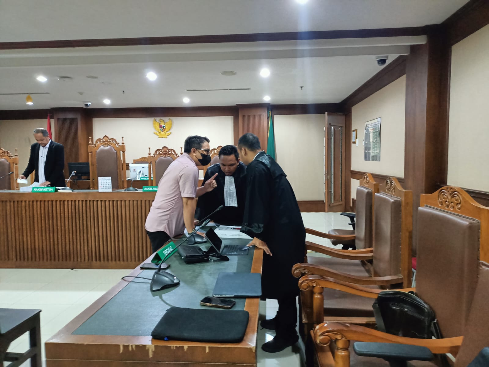 Eks Dirjen Kemendagri Dituntut 5 Tahun 4 Bulan Penjara 1