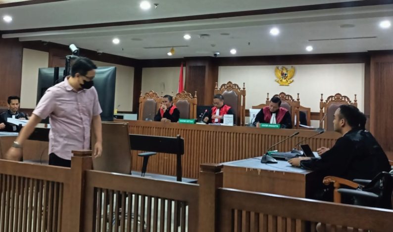 Terbukti Suap, Eks Dirjen Kemendagri Divonis 4,5 Tahun Penjara 10