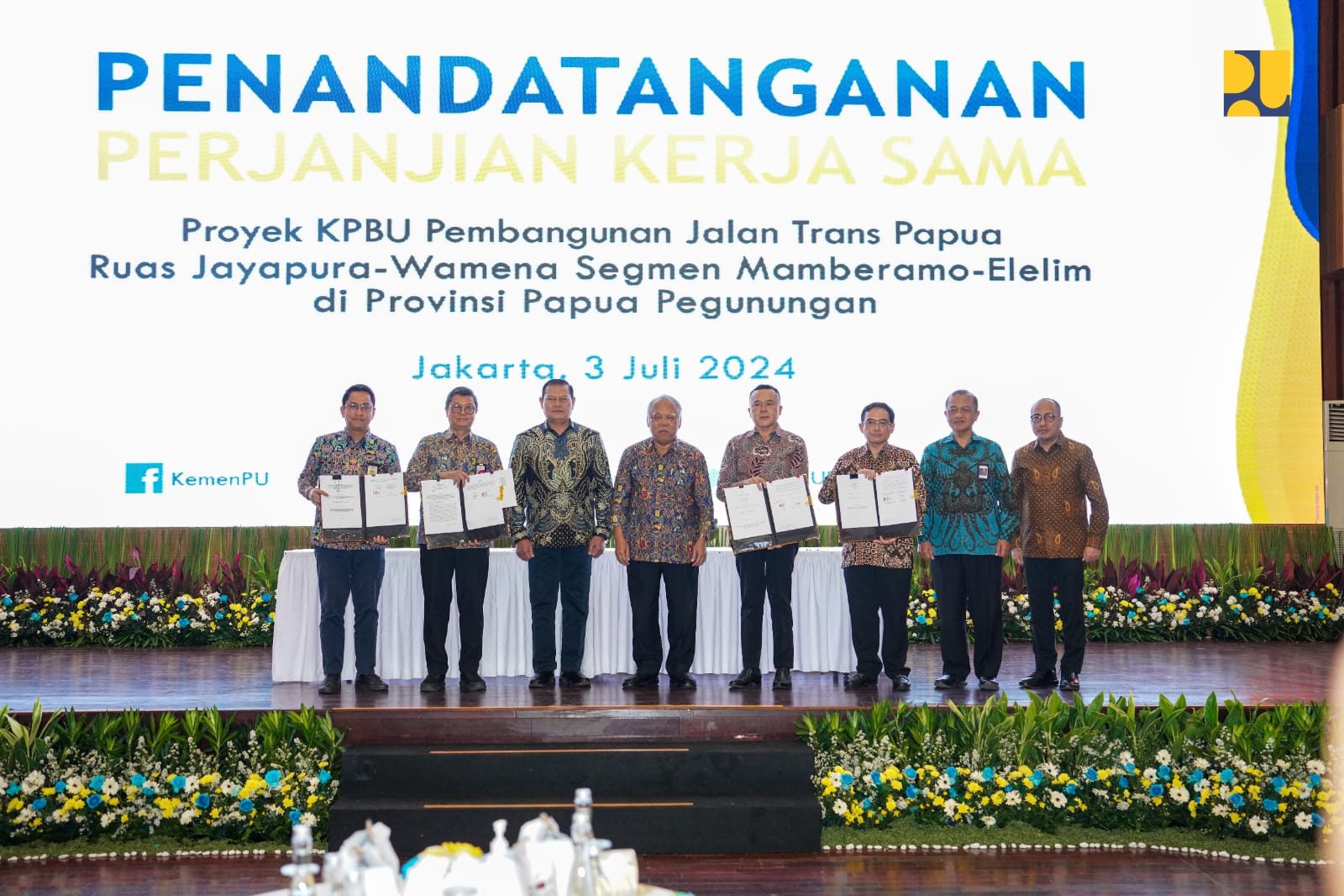 Penandatanganan Perjanjian Proyek KPBU Ruas Jalan Jayapura-Wamena Segmen Mamberamo-Elelim 1