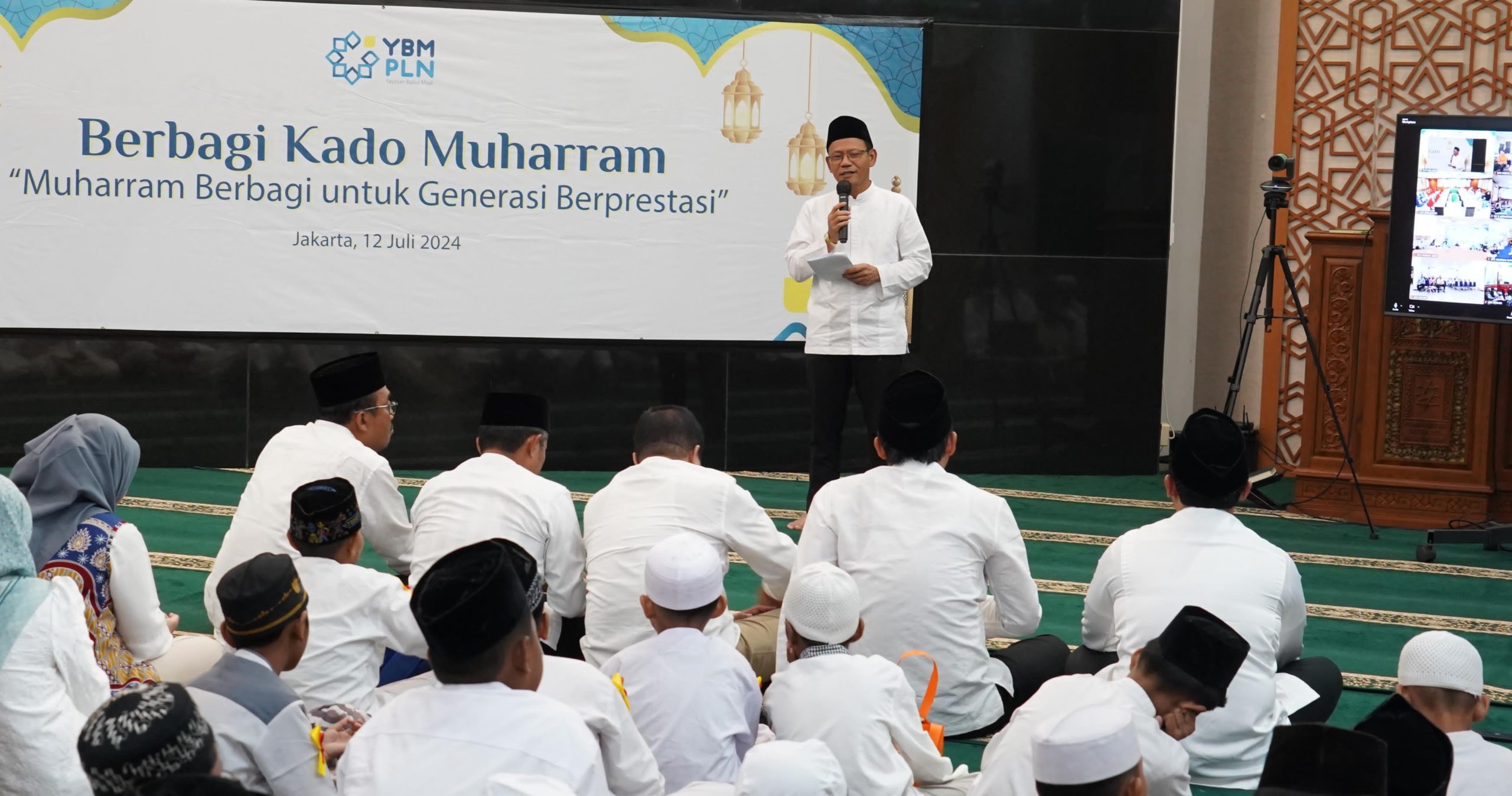 Sambut Tahun Baru Islam dan Hari Anak Nasional, PLN Bagikan Kado untuk 400 Anak Yatim Dhuafa 1