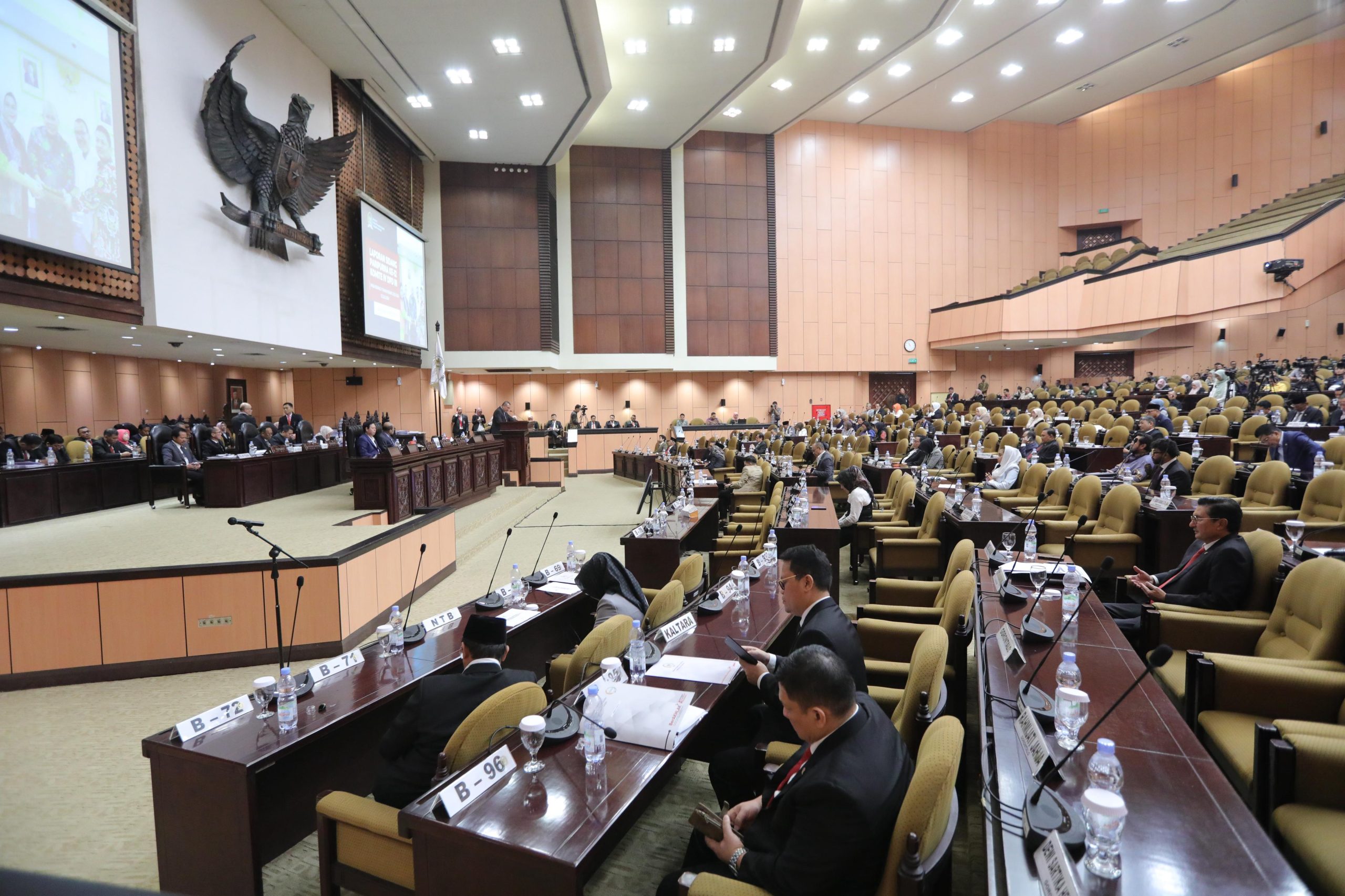 Penuh Dinamika, Sidang Paripurna Ke-12 DPD RI Sahkan Beberapa Keputusan Alat Kelengkapan 1
