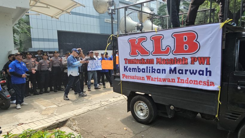 Desak KLB Digelar, Puluhan Anggota PWI Unjuk Rasa 2