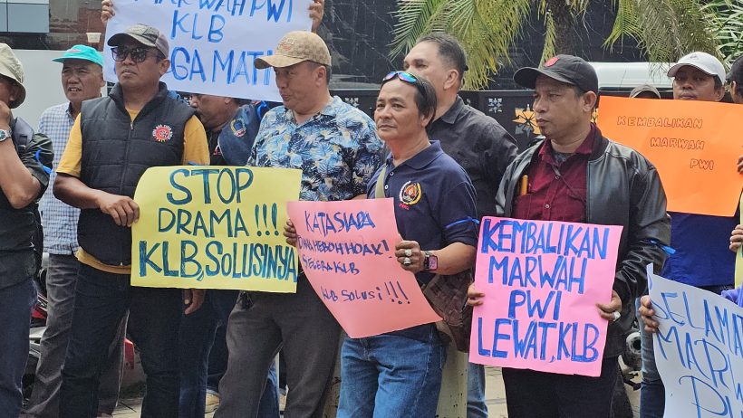 Desak KLB Digelar, Puluhan Anggota PWI Unjuk Rasa 3