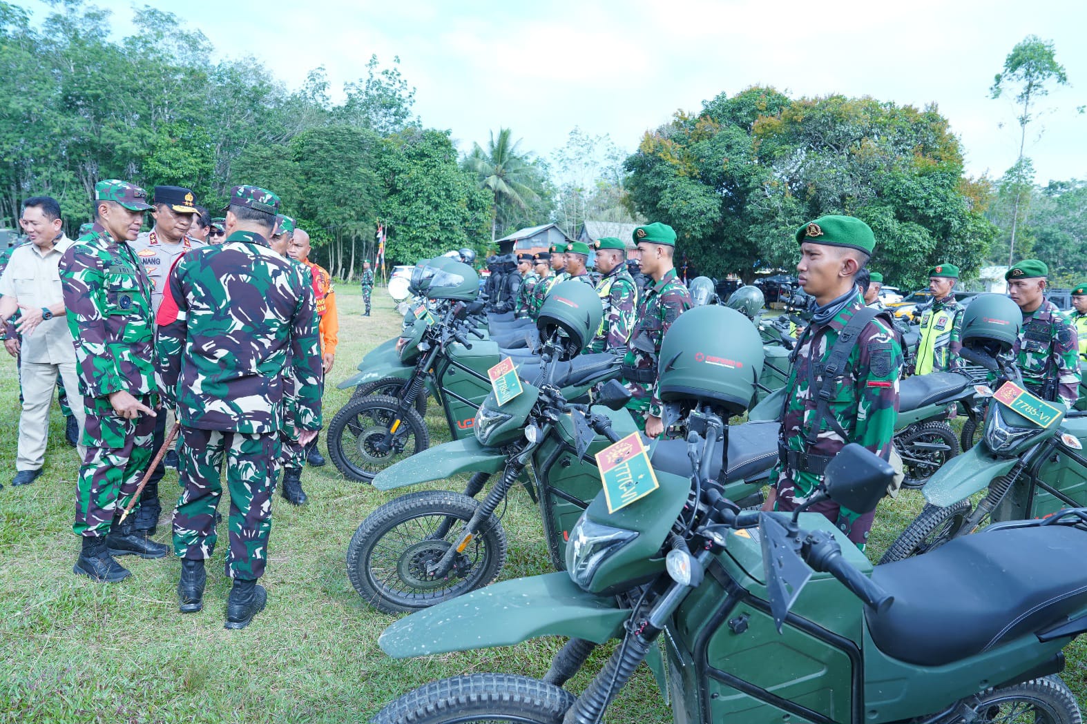 Komitmen IKN Ramah Lingkungan, Menhan Prabowo Kerahkan 888 Motor Listrik PT Len Untuk Operasional Satuan TNI 1
