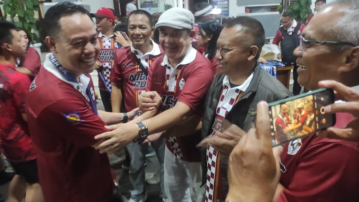 Ketum PWI Pusat Zulmansyah Sambut Pelari Malang Raya Night Run 1