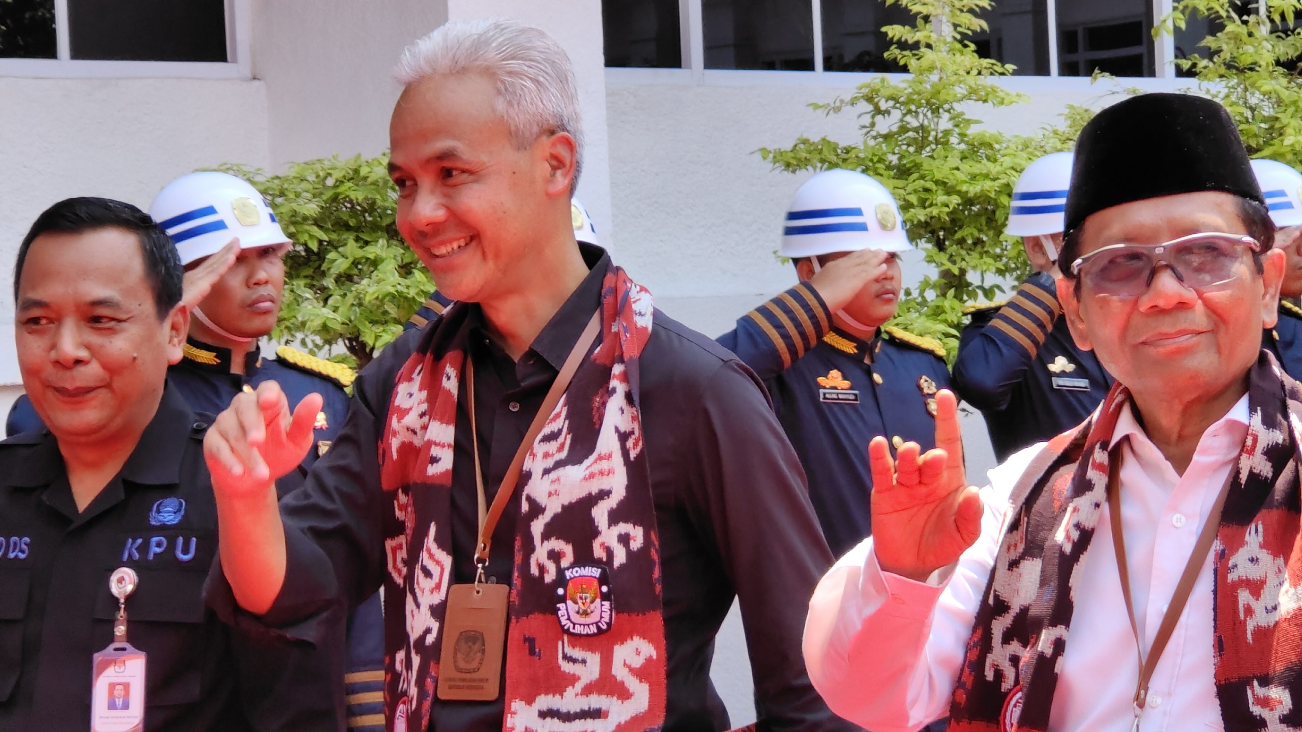 Ganjar Dan Mahfud Mendaftar Di KPU 1