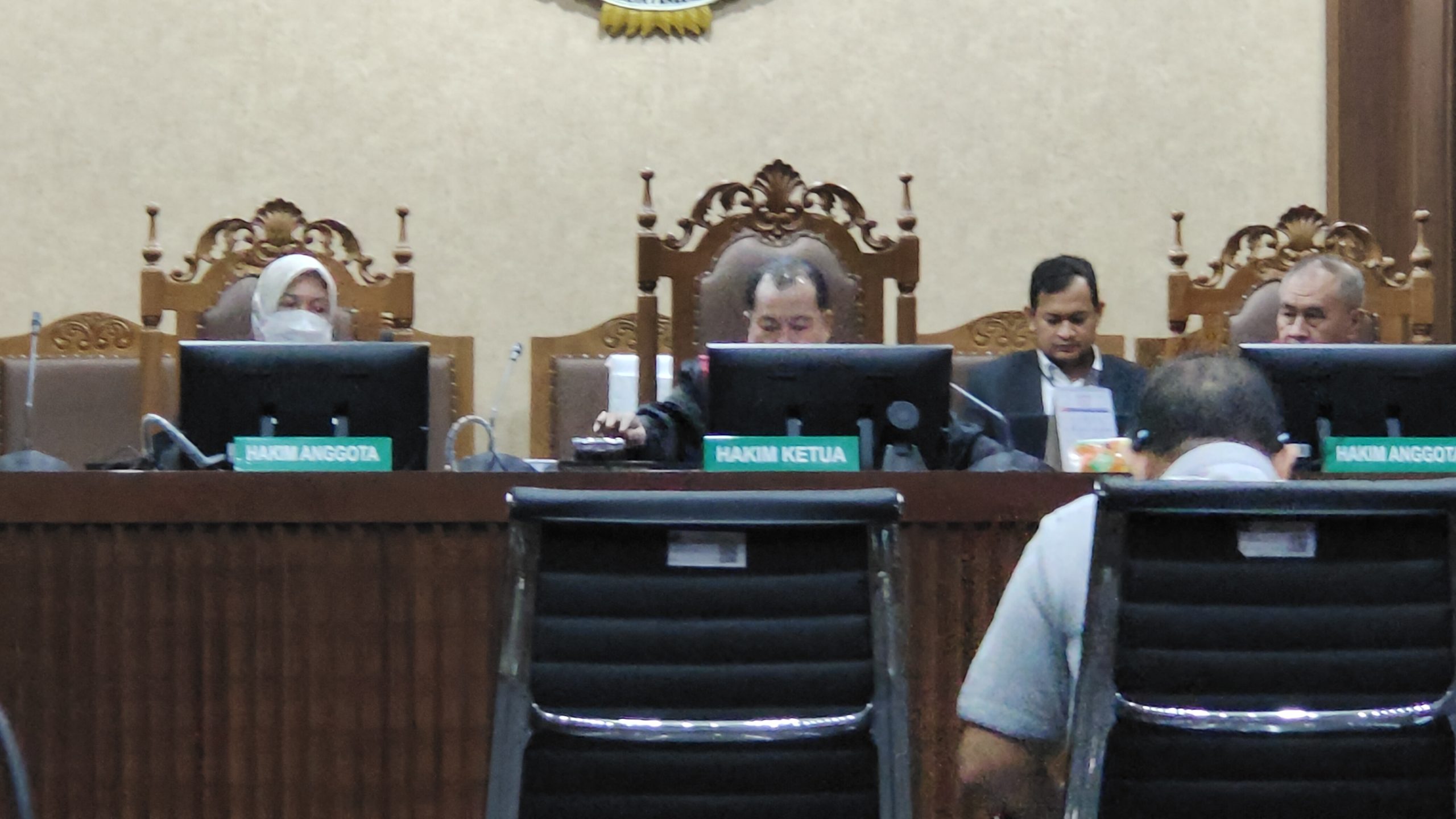 Anang Achmad Latif Bacakan Pledoinya 1