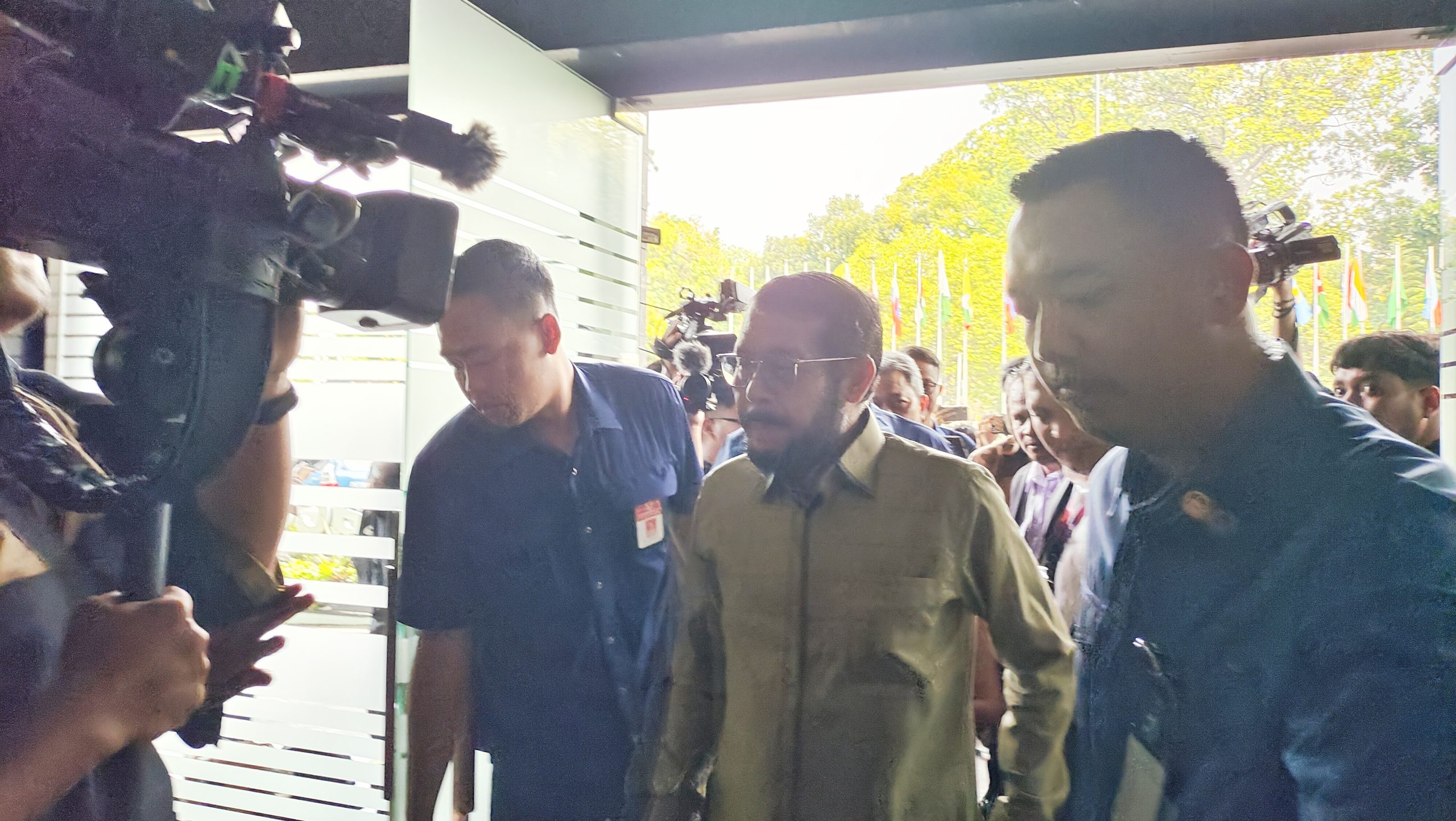 Anwar Usman Penuhi Panggilan MKMK 1