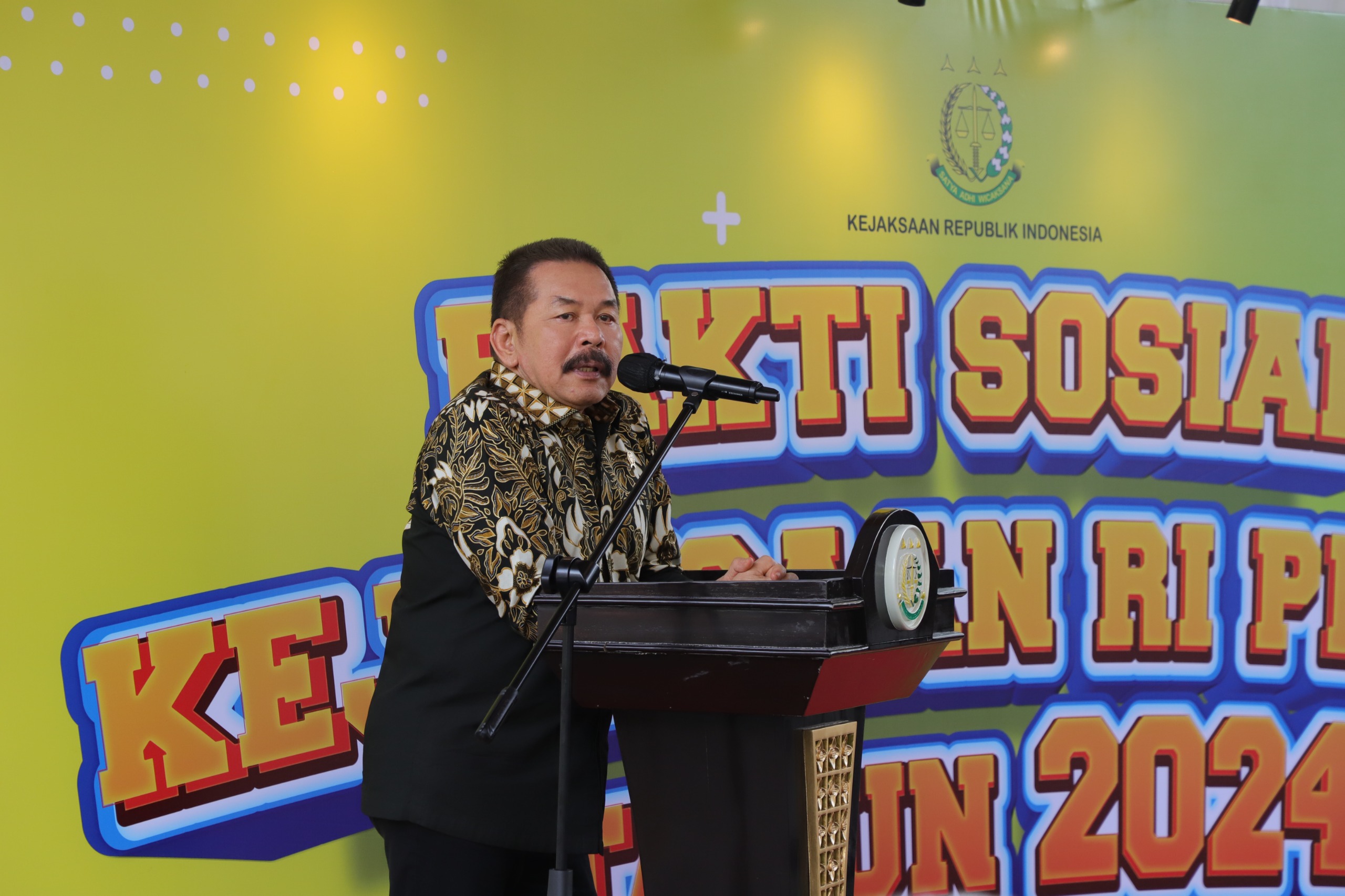 Kejaksaan RI Peduli, Jaksa Agung Bagikan 5.600 Paket Sembako 1