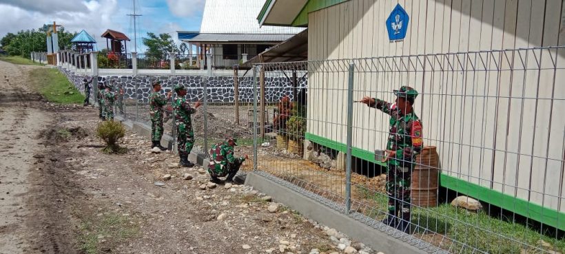 HUT Kodam Cendrawasih Ke-61, Koramil di Bawah Naungan Kodim Yahukimo Lakukan Karya Bakti 1 HUT Kodam Cendrawasih Ke-61, Koramil di Bawah Naungan Kodim Yahukimo Lakukan Karya Bakti 2