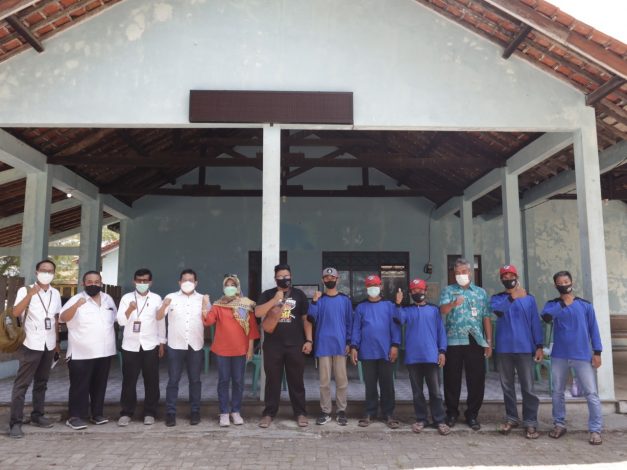 Pulihkan Ekonomi Nasional, KKP Pacu Padat Karya Mangrove di Kebumen 57
