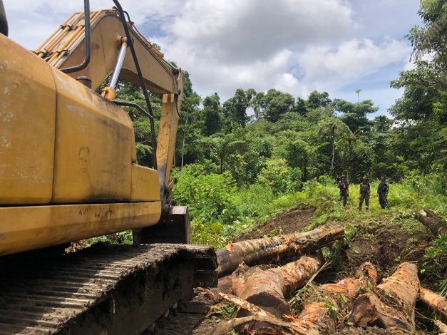 Satgas TMMD Ke-119 Kodim 1715/Yahukimo Bangun Jembatan Bersama Masyarakat 12