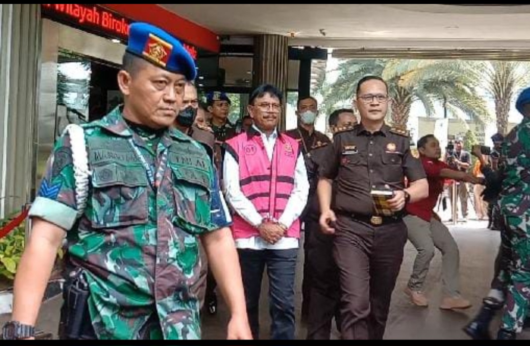 Screenshot_20230517_132621_WhatsApp Jadi Tersangka, Menkominfo Ditahan Jaksa 1