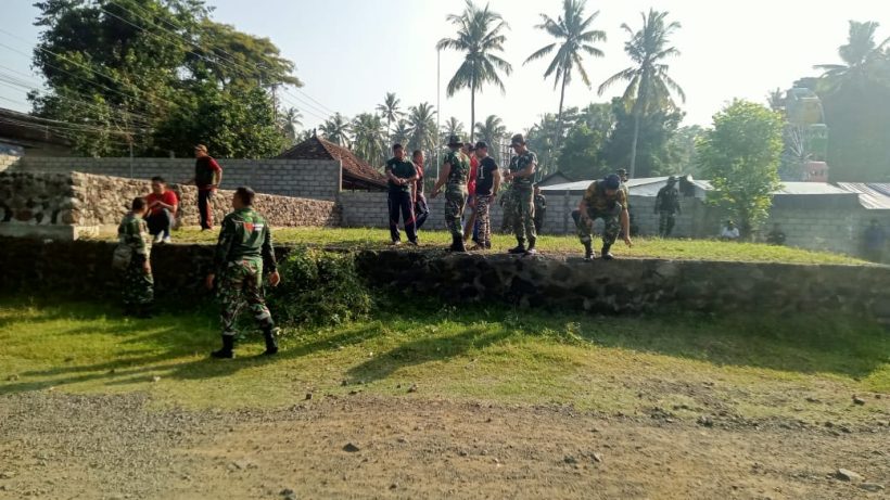 Puluhan Prajurit Dan Warga "Saling Tebas" di Lapangan Ulakan 2