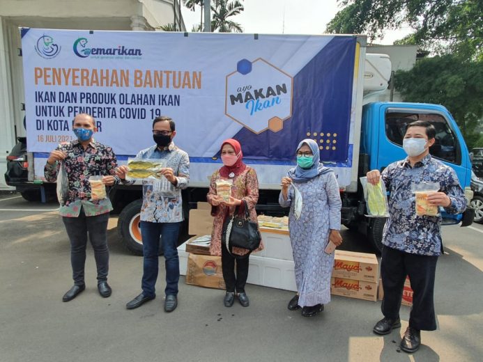 Jaga Imunitas Warga Isoman dan Terdampak Covid-19, KKP Salurkan Bantuan Ikan di Kota Bogor 8