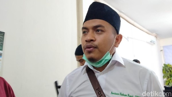 aziz-yanuar-tiara-aliya-azzahradetikcom_169.jpeg Penahanan Rizieq Diperpanjang, Kuasa Hukum Protes 10