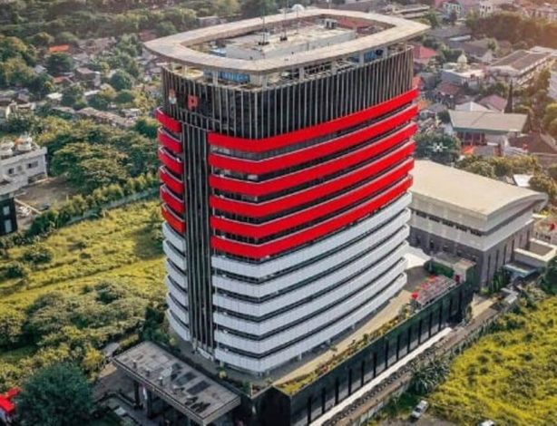 Bupati Labuhan Batu Terjaring OTT KPK 11