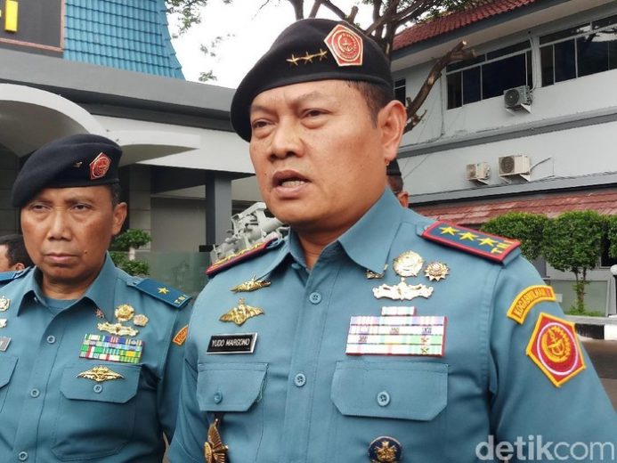 f8b133ee-3d04-4f2f-a07d-e7d9970503f6_43 Jokowi Tak Perlu Pusing Tentukan Calon Panglima TNI 9