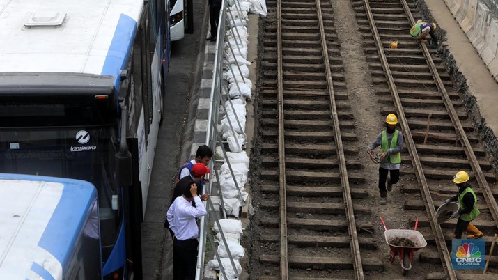 Korupsi Kereta Api Rp1,3 Triliun, Jaksa Periksa Pejabat Kemenhub 12