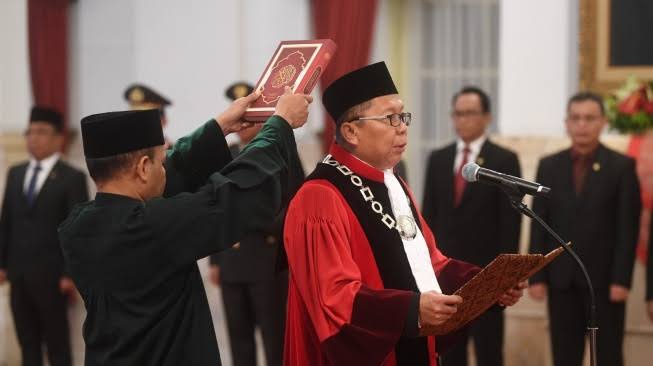 images.jpeg-3 Dilantik Jadi Hakim MK, Arsul Sani Janji Kembalikan Kepercayaan Publik 8