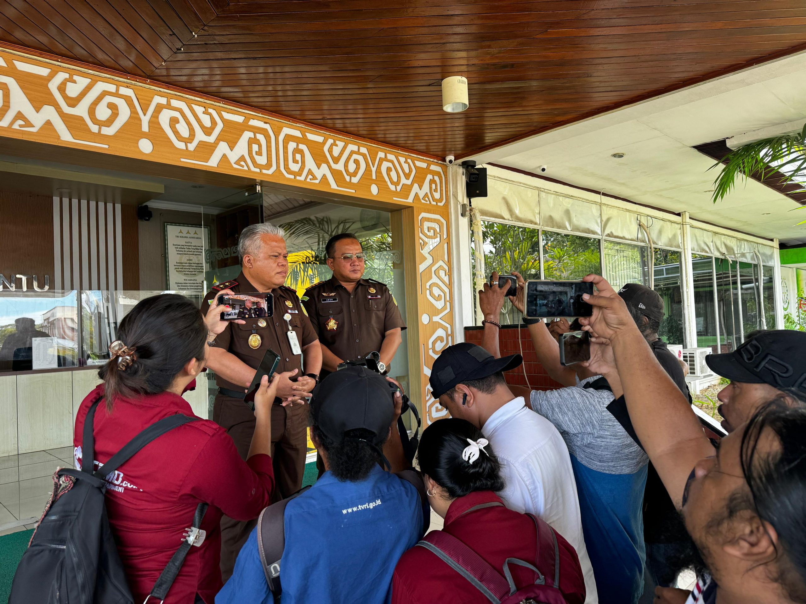 Anggaran Fiktif Untuk THR Pegawai, Kejati Papua Barat Tahan Pejabat Dinas Transmigrasi dan Tenaga Kerja 1