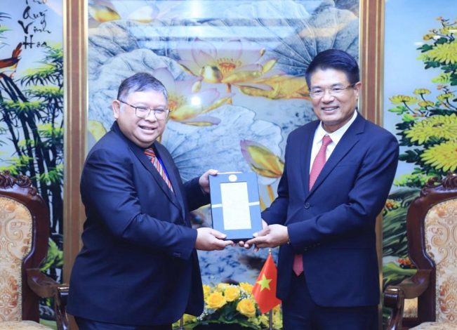 Memberantas Kejahatan Teknologi Informasi Tidak Bisa Secara Parsial dan Oleh Satu Negara Saja 13