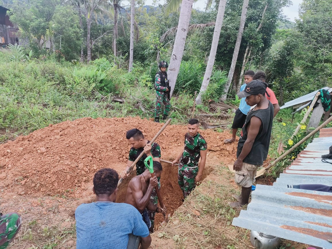 pemakaman warga Satgas Pamtas Yonif 126/KC Bantu Proses Pemakaman Warga 1