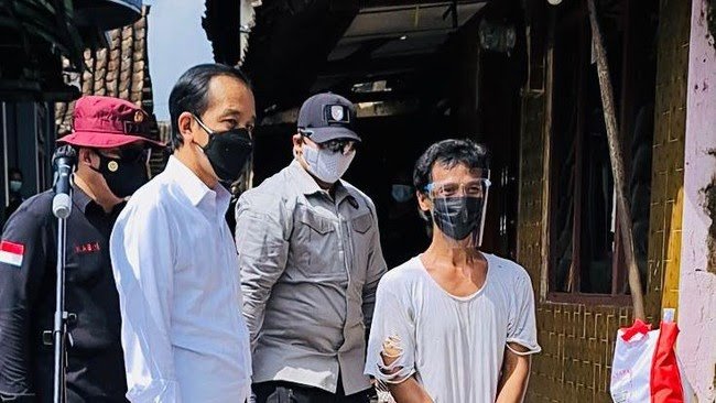presiden-jokowi-bertemu-warga-bernama-joko-widodo-1_169 Jokowi: PTM Terbatas Untuk PPKM Level 3 dan 2 1
