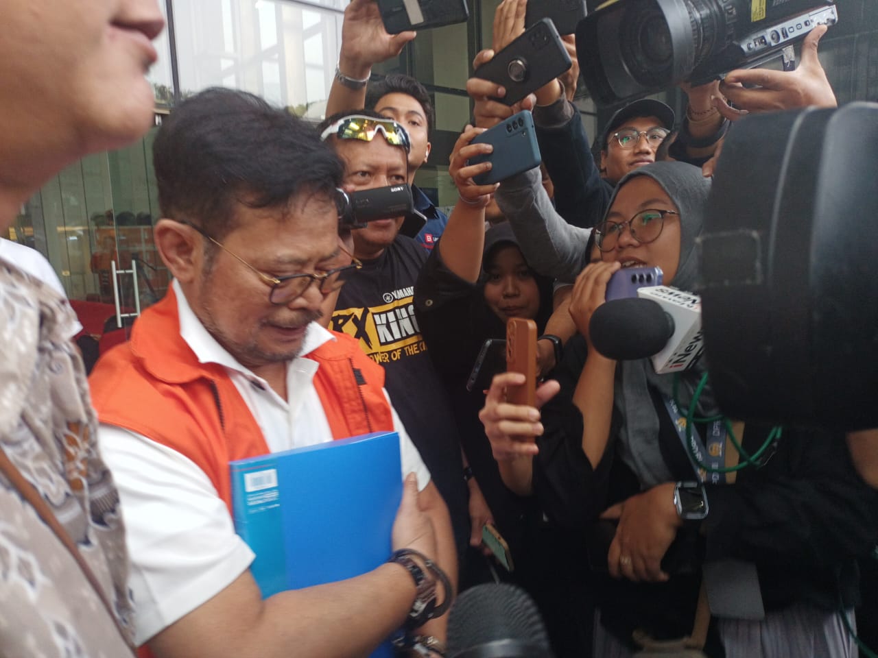 SYL Mengaku Lelah Usai Diperiksa Dewas KPK 1