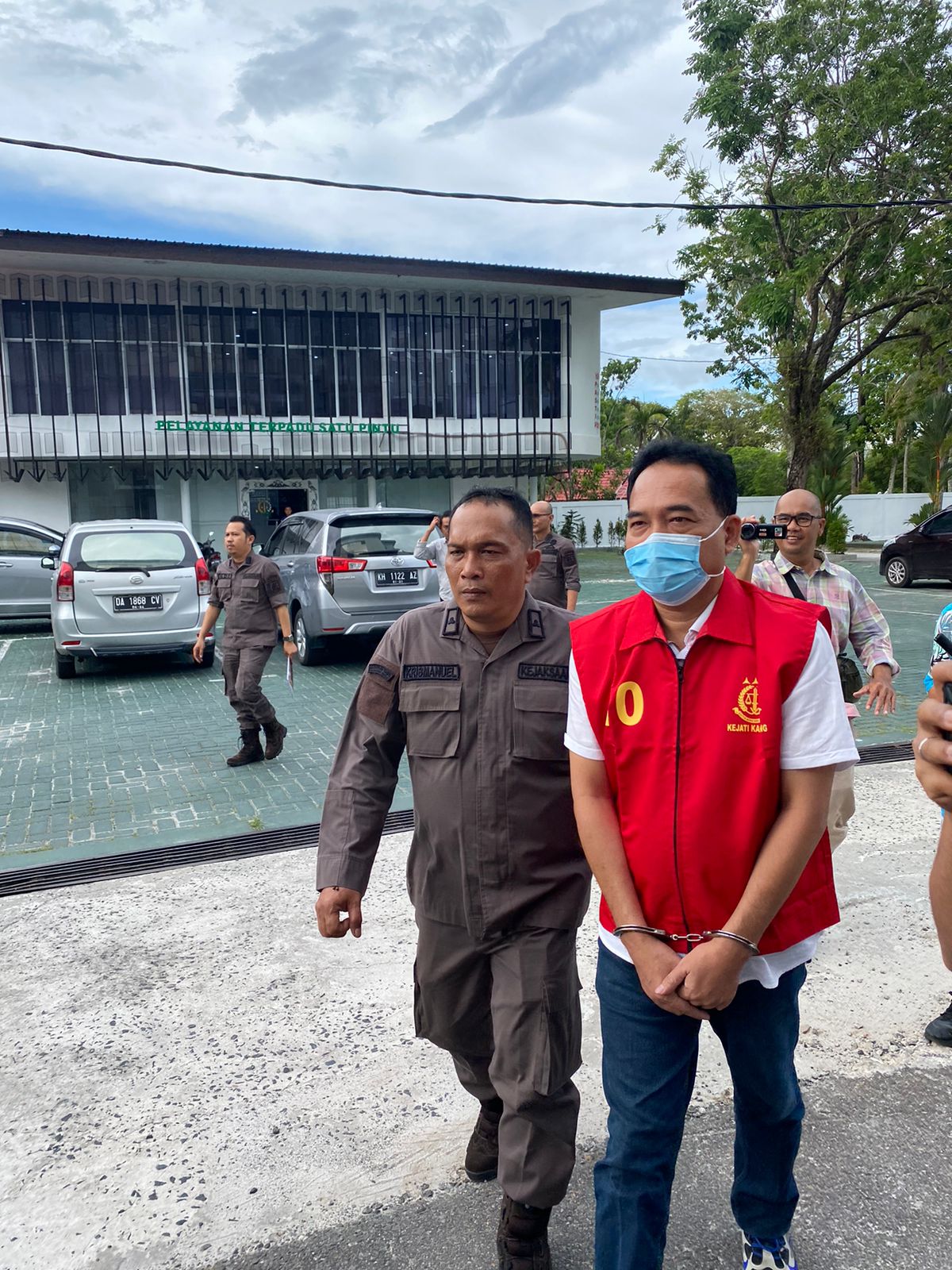 Kejati Kalteng Tahan Dua Tersangka Korupsi Batu Bara PLN 1